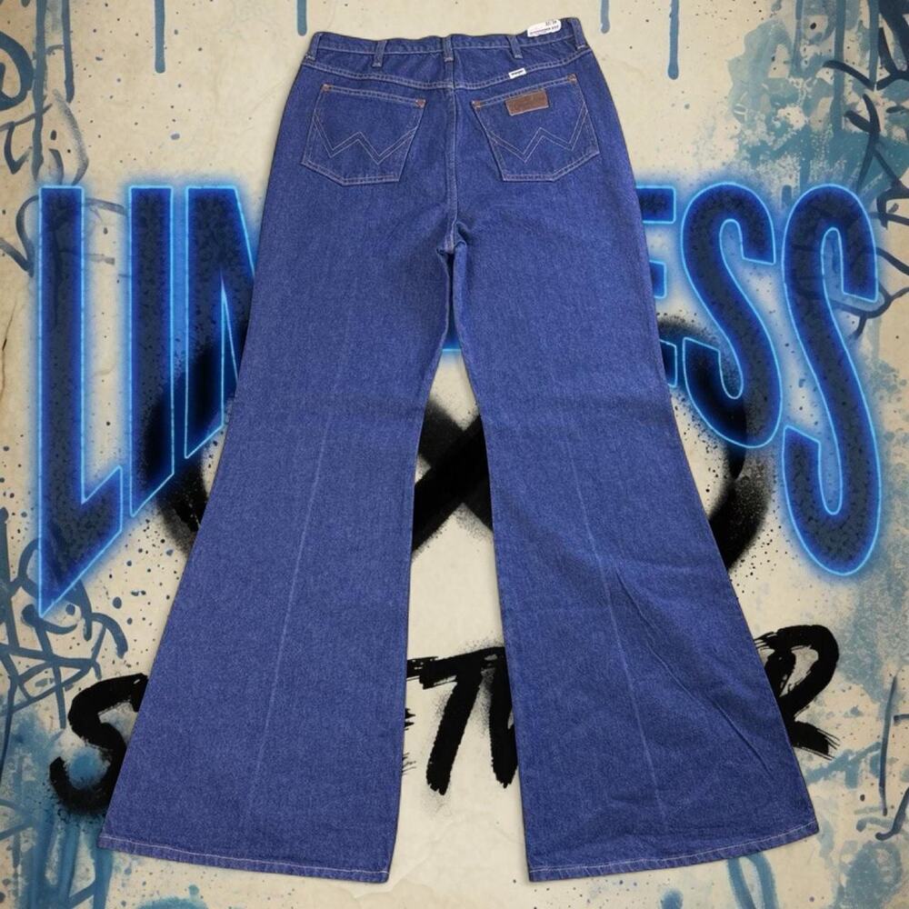 Wrangler Wanderer Jeans Womens 32x34 Blue High Rise Flare 622 NWT Hippie